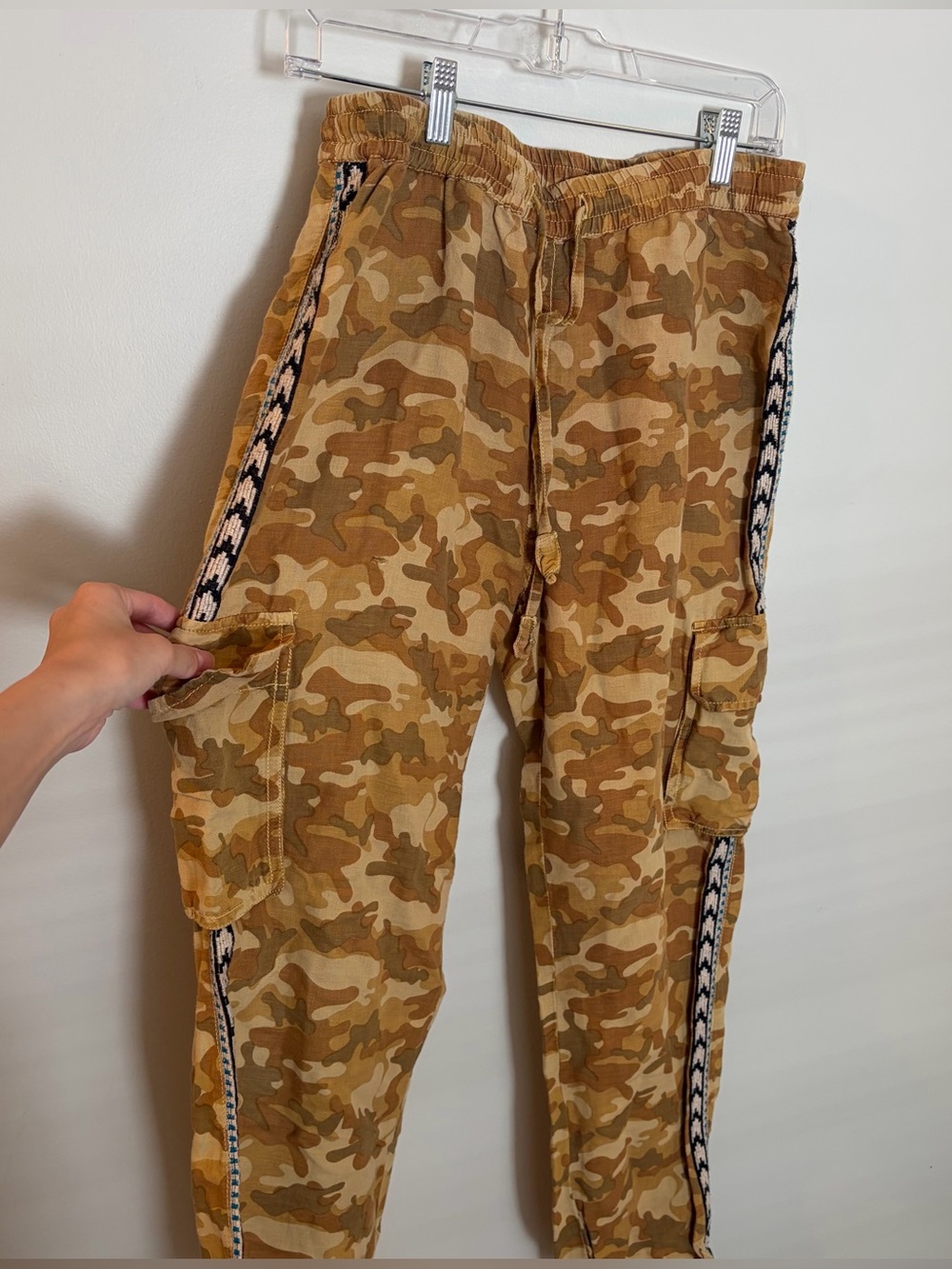 sundance gold camo joggers XS linen